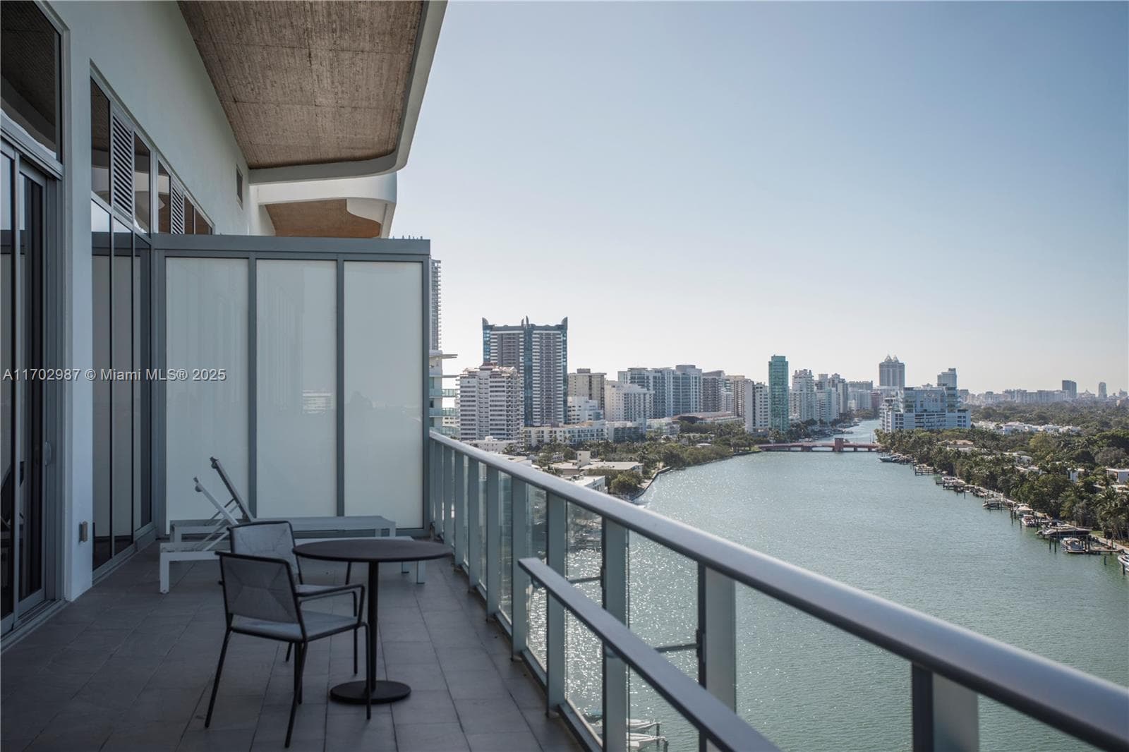 A11702987 — Miami Beach — 36
