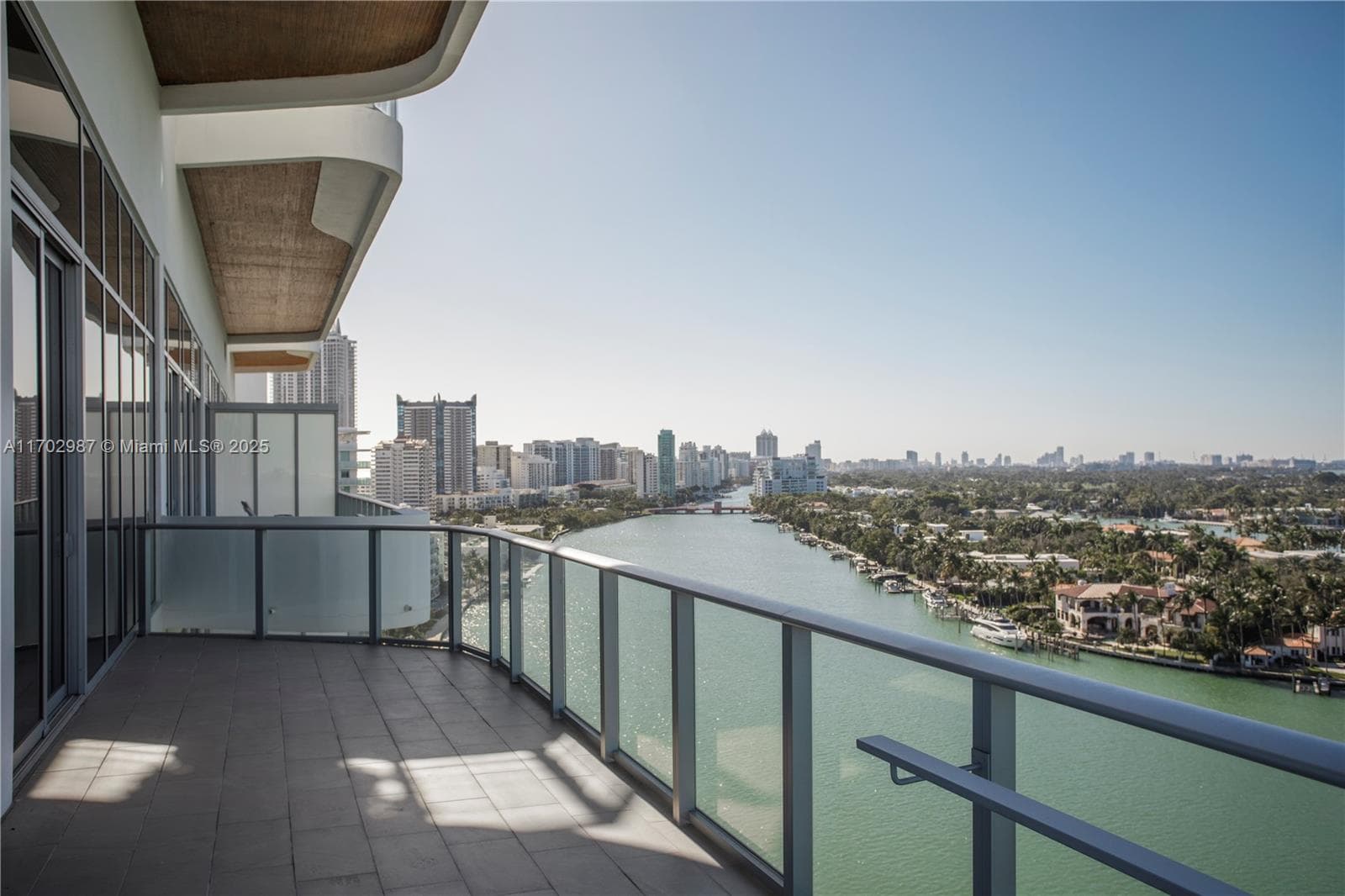 A11702987 — Miami Beach — 33