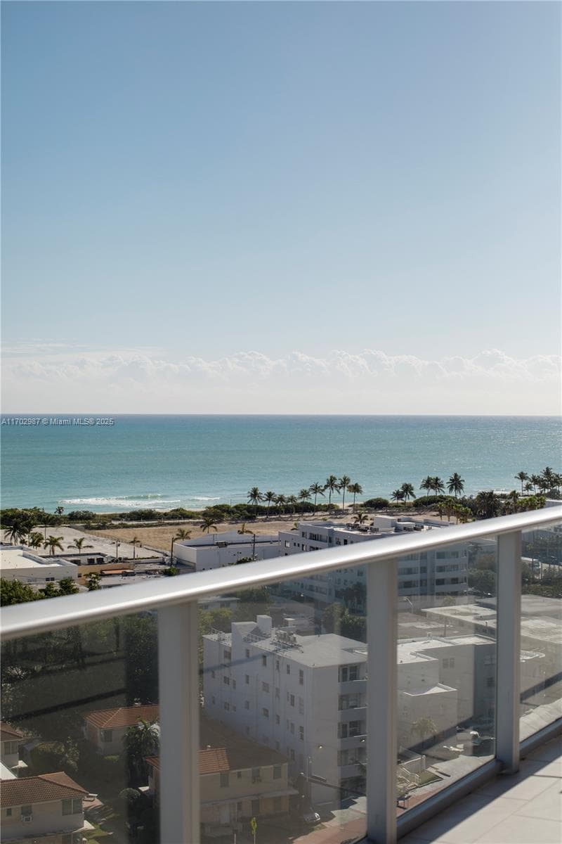 A11702987 — Miami Beach — 37