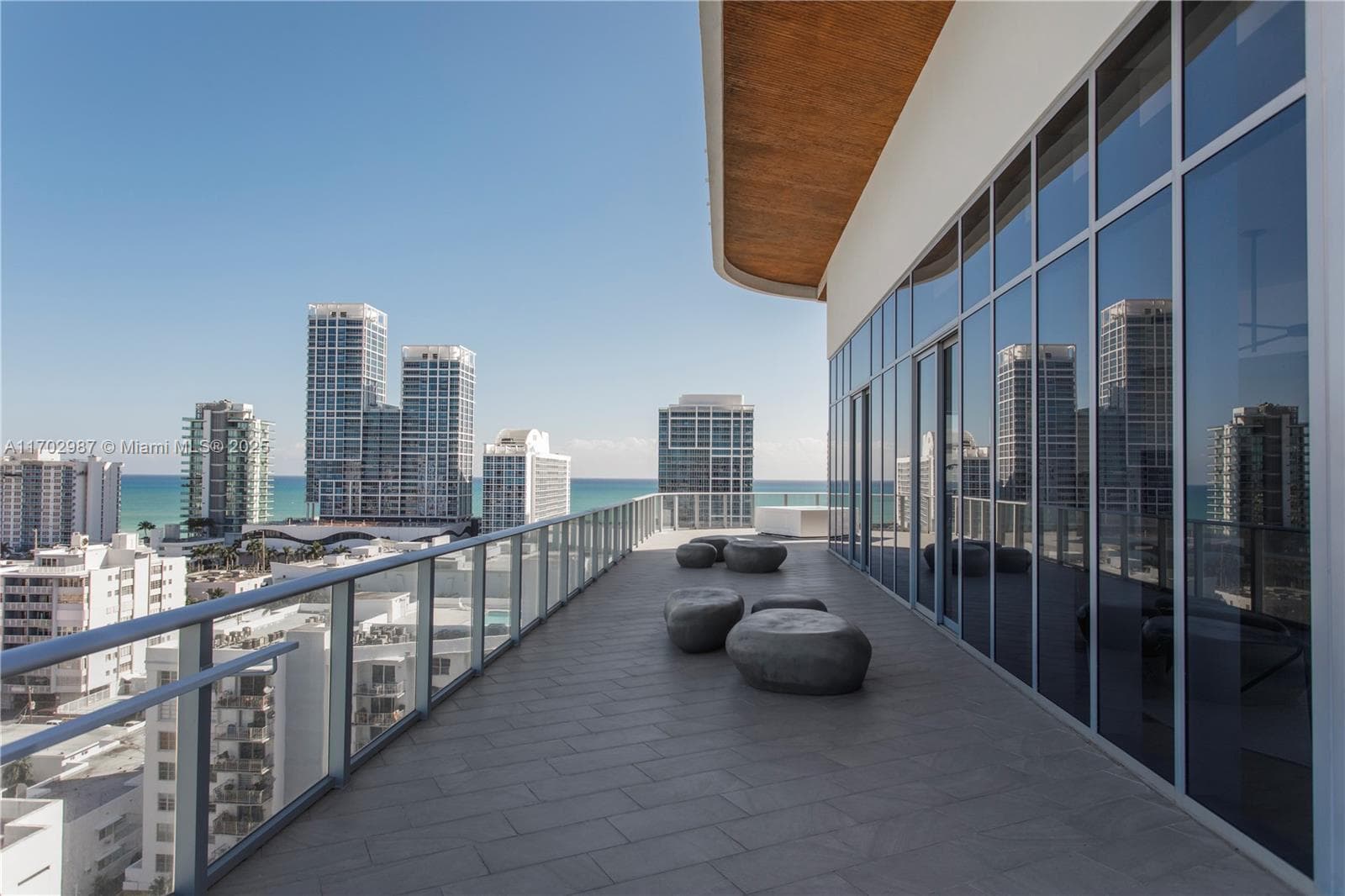 A11702987 — Miami Beach — 35