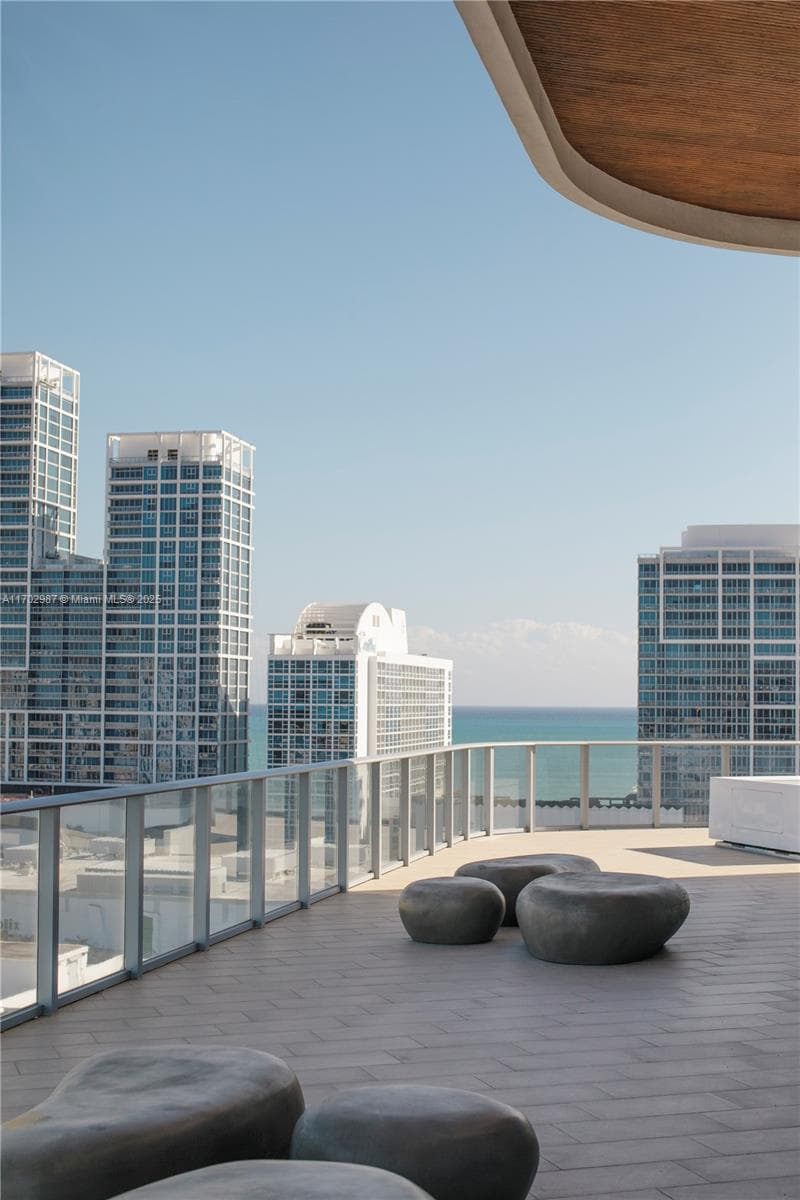 A11702987 — Miami Beach — 31