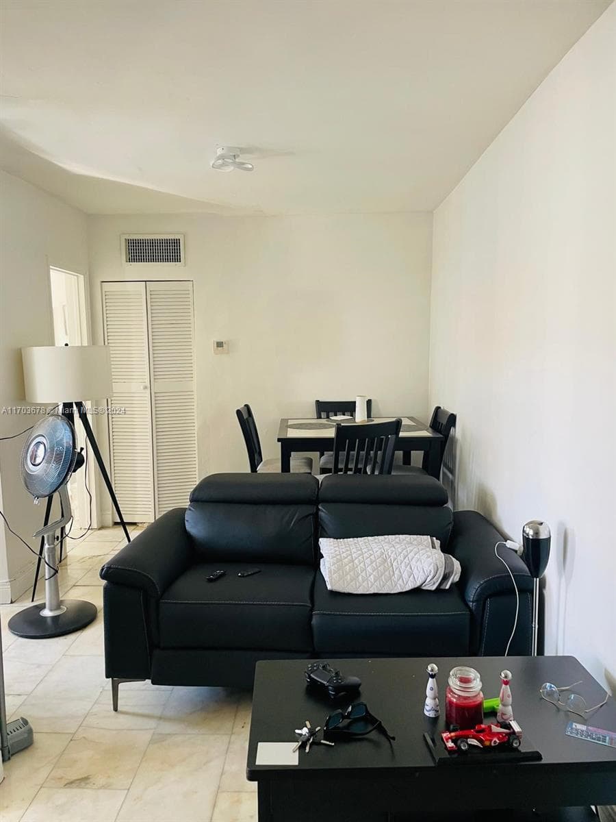 A11703678 — Miami Beach — 6