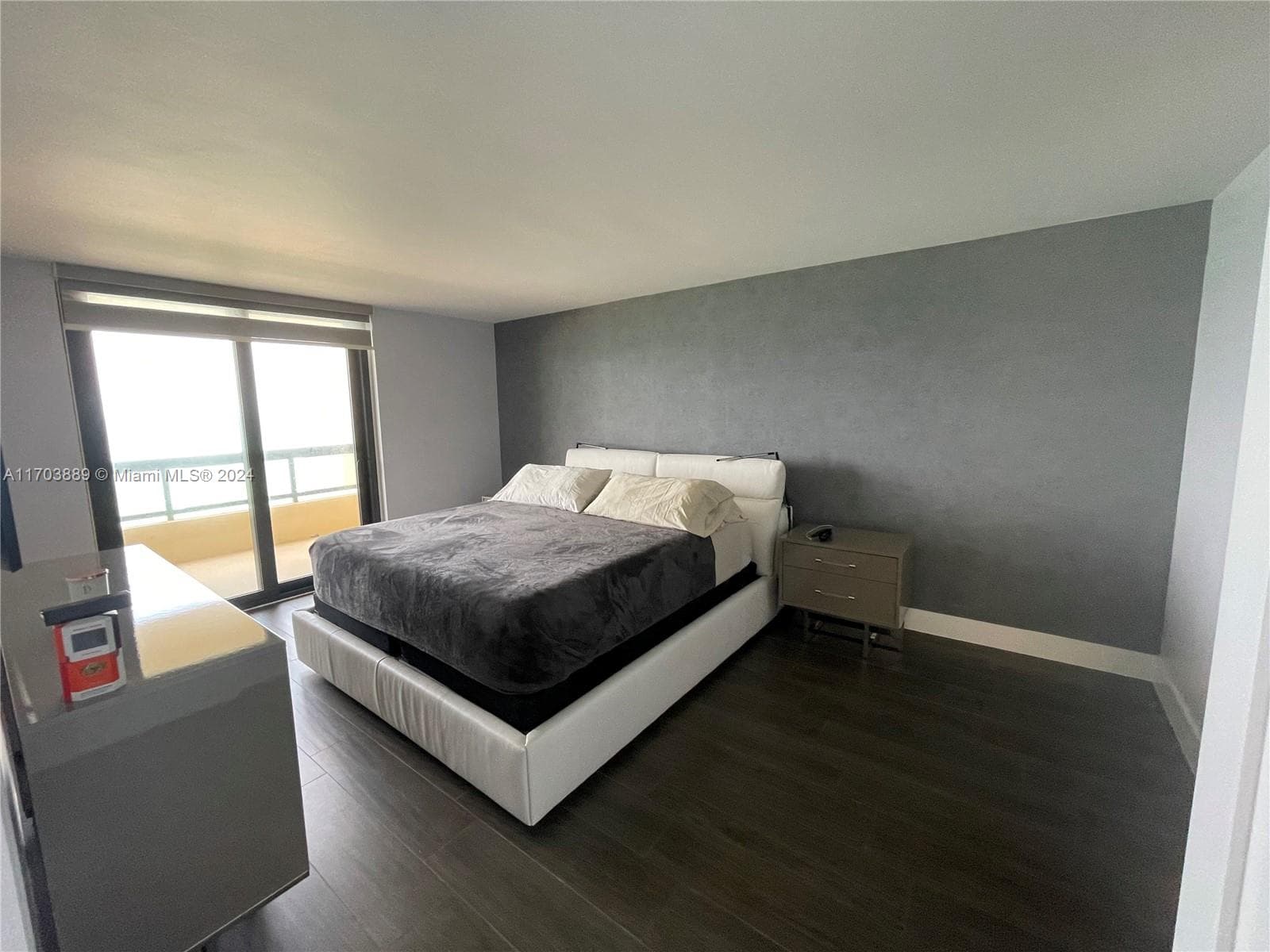 A11703889 — Miami Beach — 26