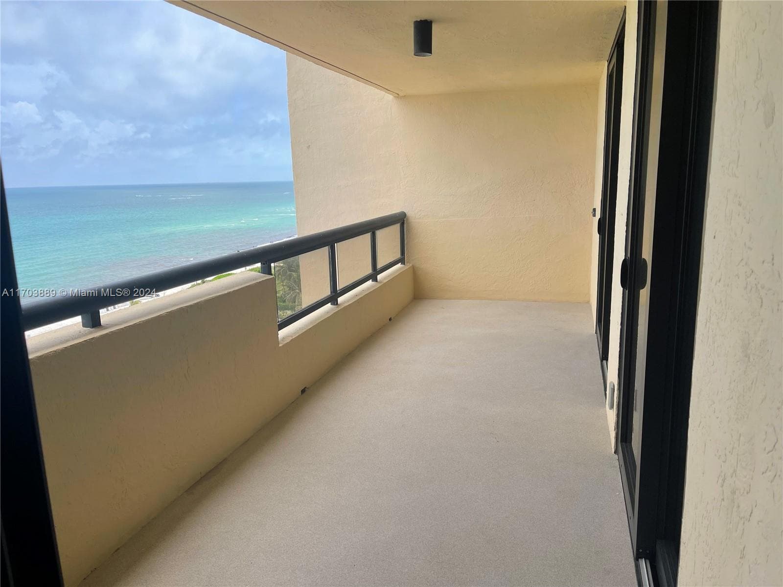 A11703889 — Miami Beach — 15