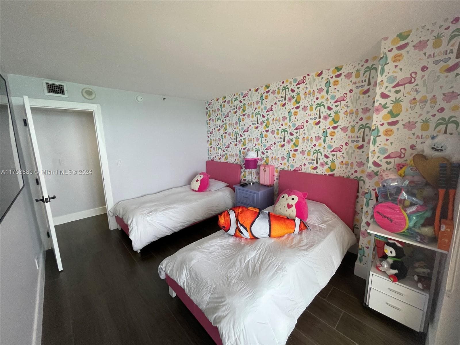 A11703889 — Miami Beach — 21