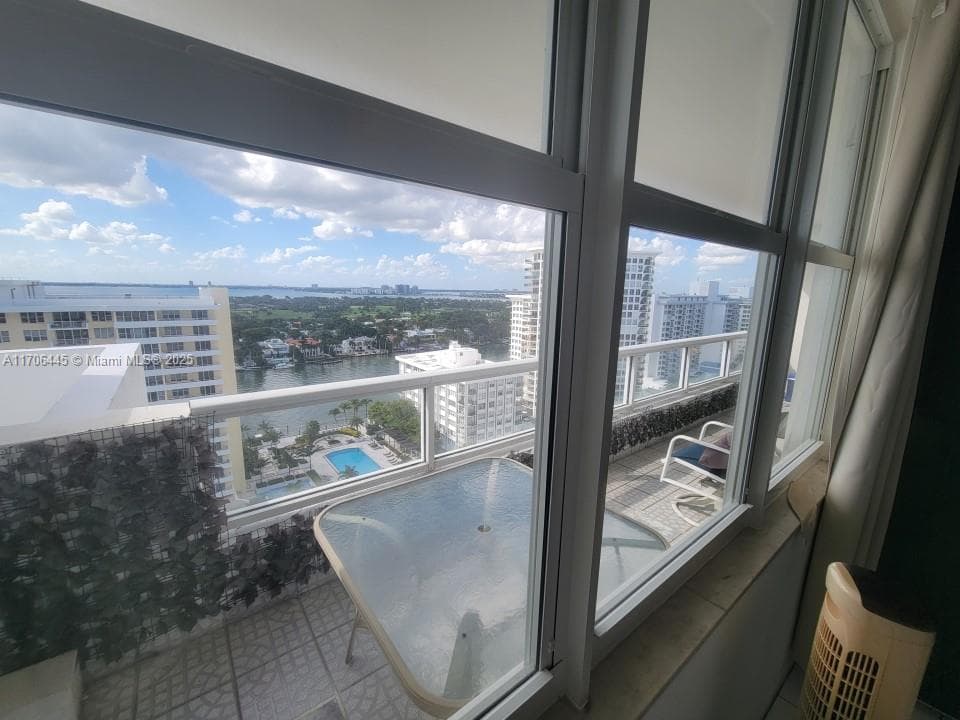 A11706445 — Miami Beach — 23