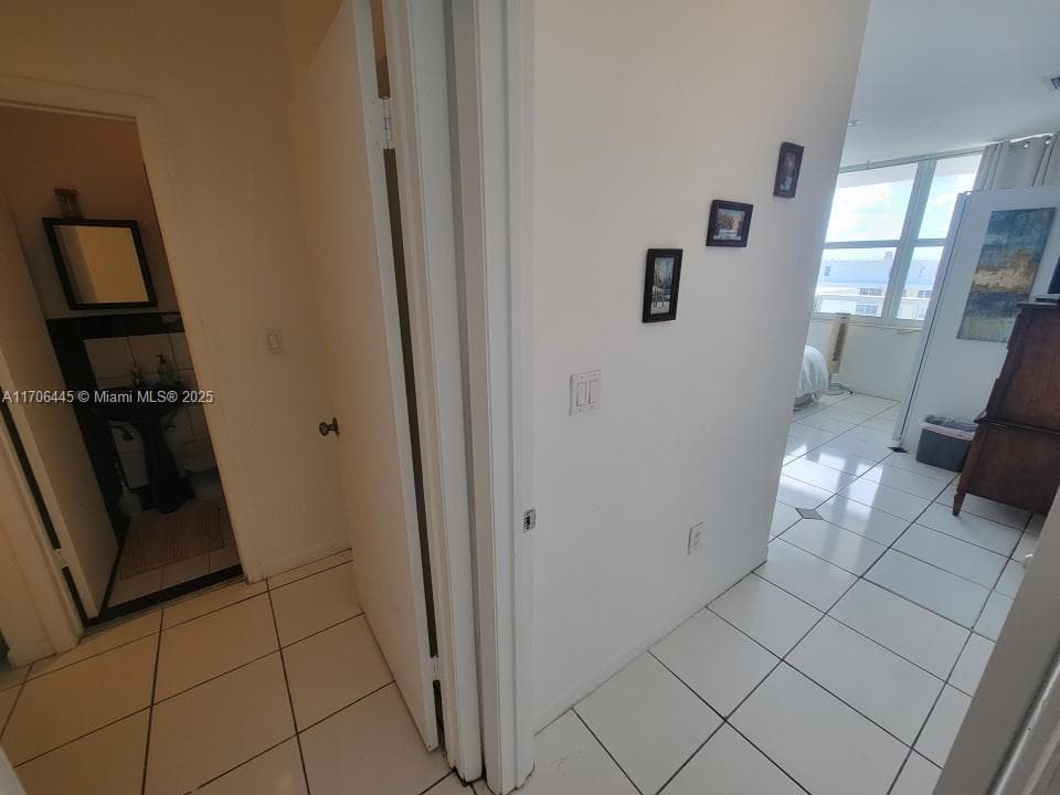 A11706445 — Miami Beach — 16