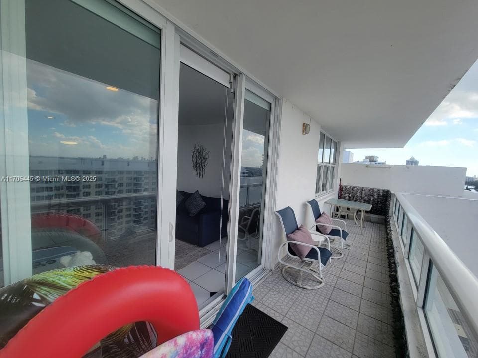 A11706445 — Miami Beach — 32