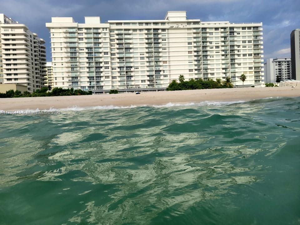 A11706445 — Miami Beach