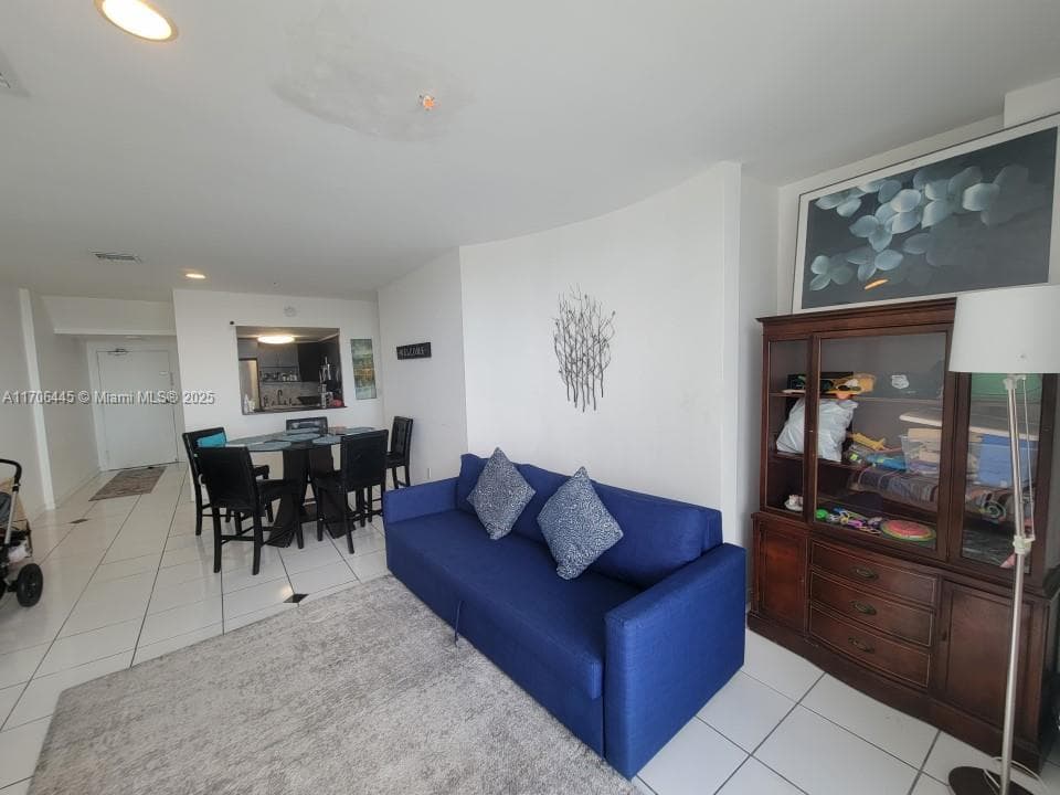 A11706445 — Miami Beach — 34