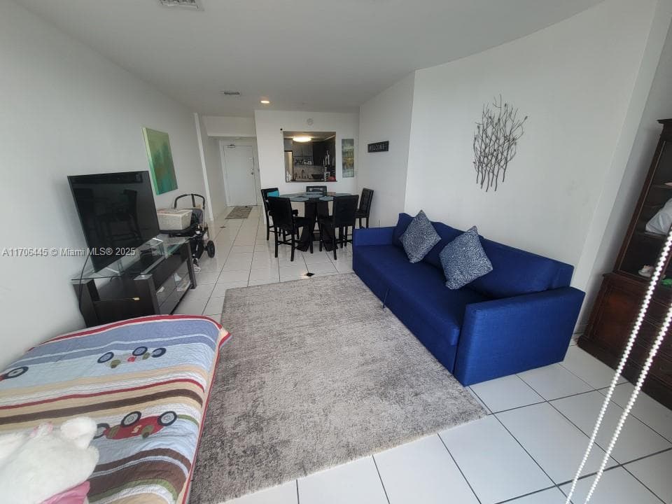 A11706445 — Miami Beach — 33