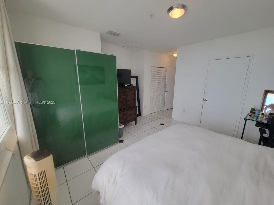 A11706445 — Miami Beach — 18
