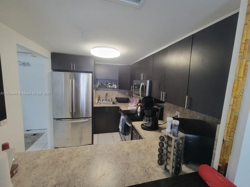 A11706445 — Miami Beach — 37