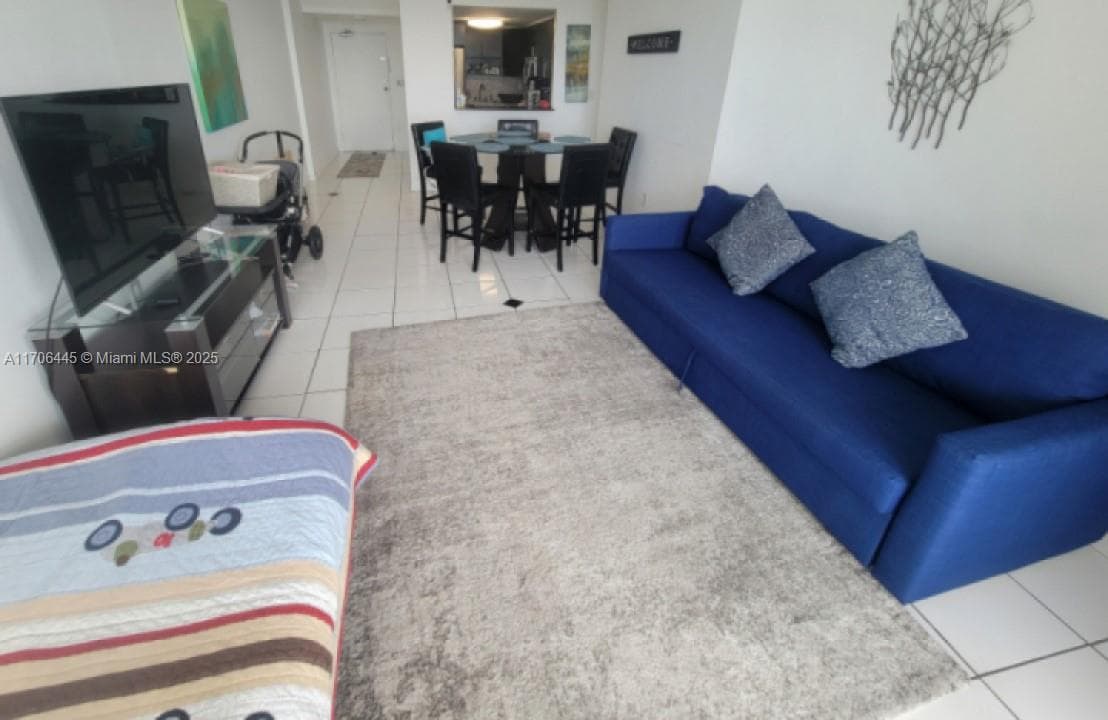 A11706445 — Miami Beach — 11