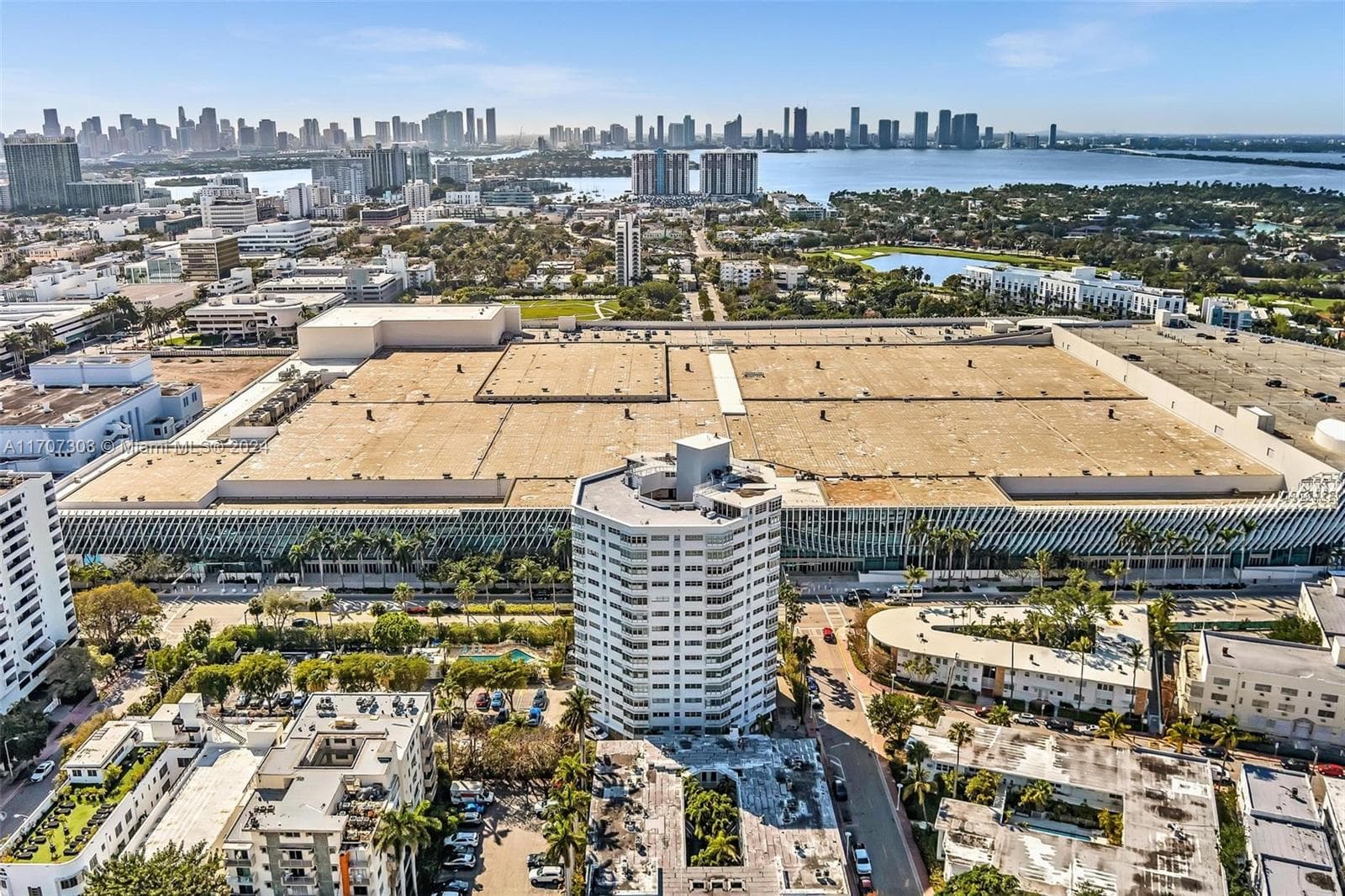 A11707303 — Miami Beach — 41
