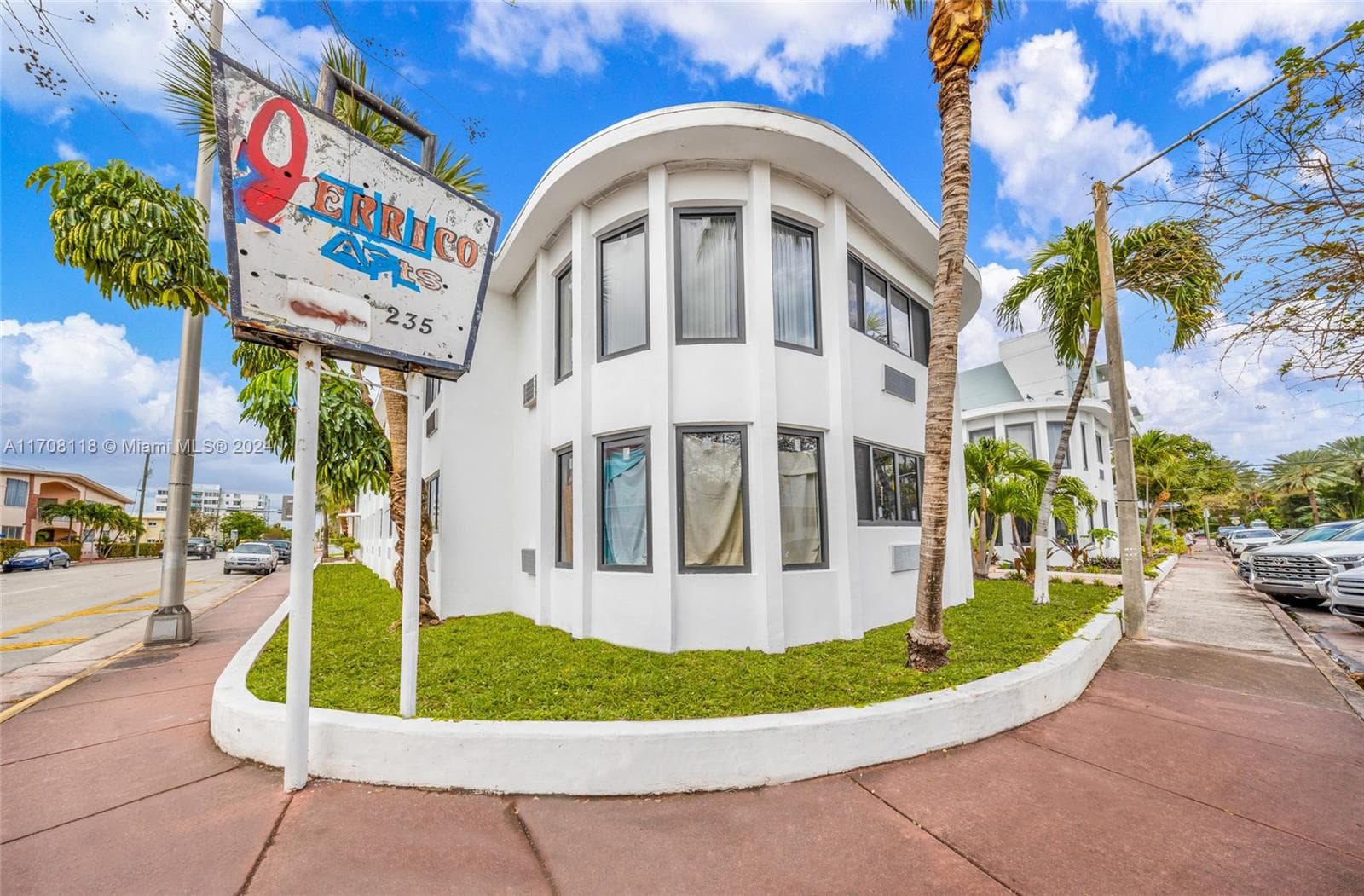 A11708118 — Miami Beach — 3