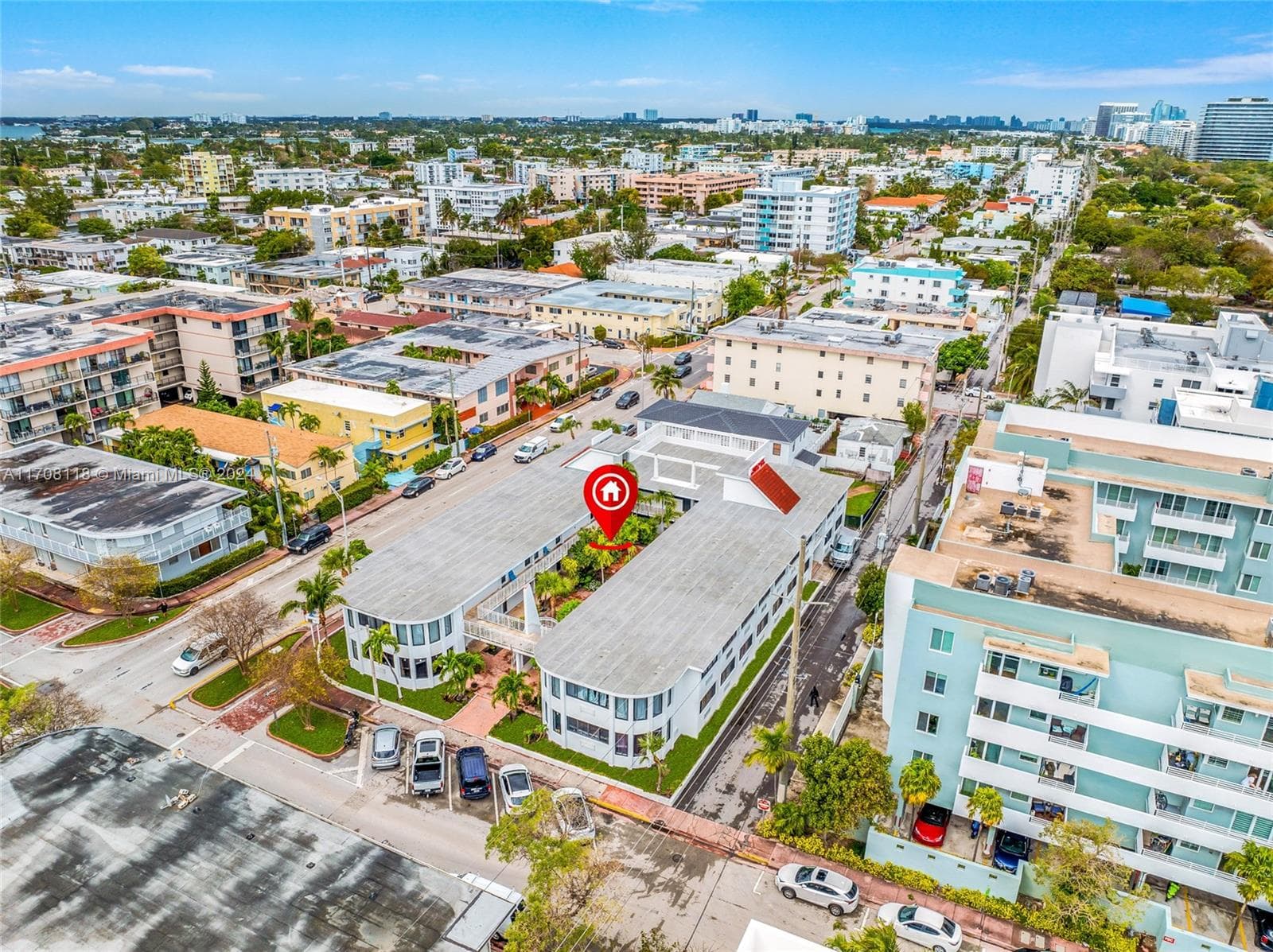 A11708118 — Miami Beach