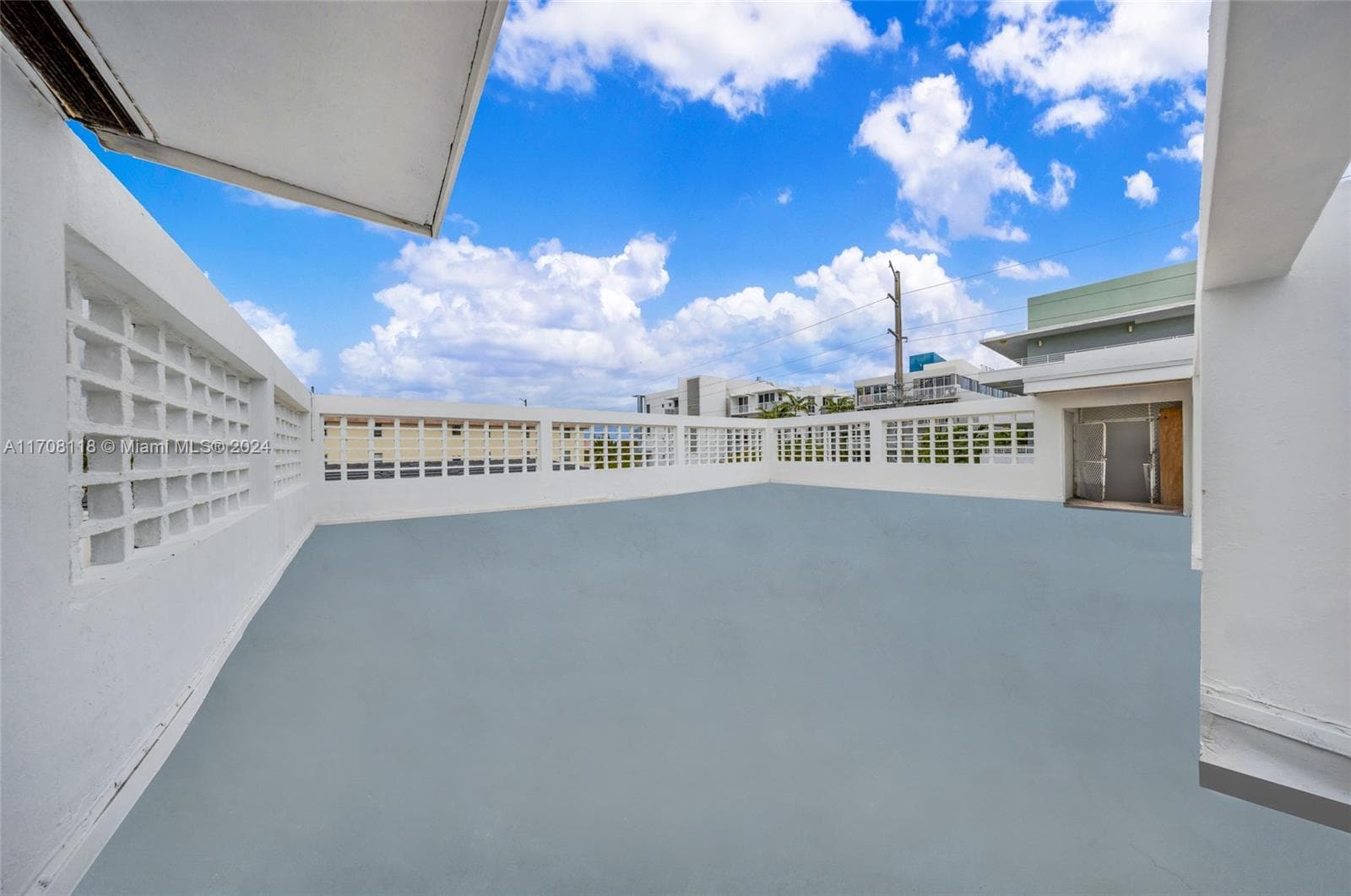 A11708118 — Miami Beach — 15