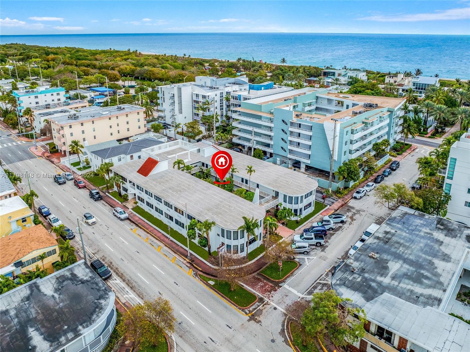 A11708118 — Miami Beach — 19