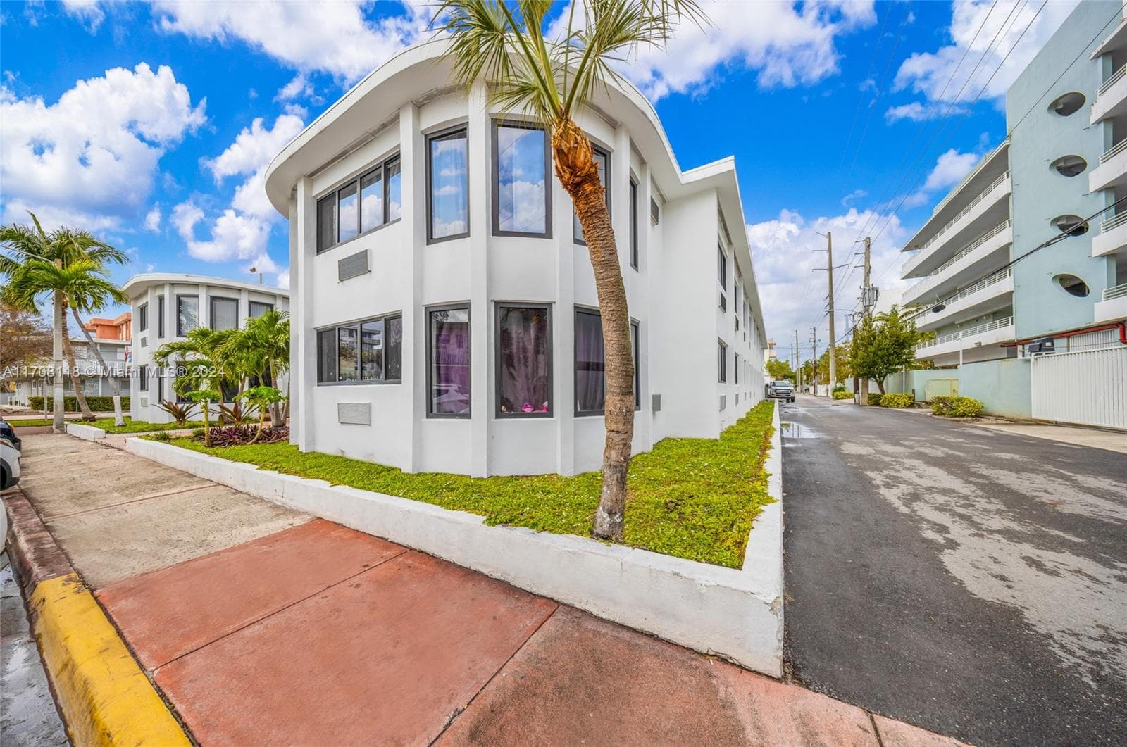 A11708118 — Miami Beach — 8