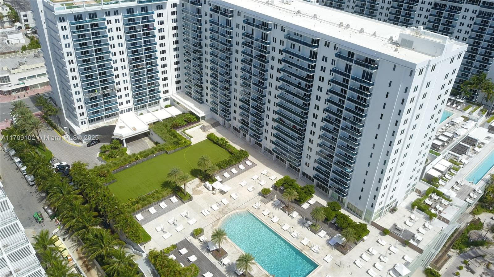 A11709102 — Miami Beach — 26