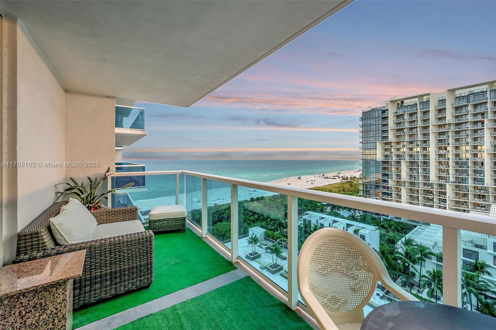 A11709102 — Miami Beach — 21