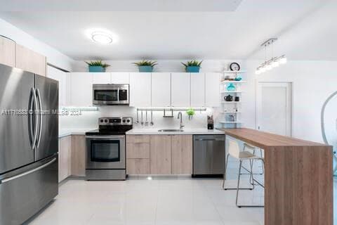A11710583 — Miami Beach — 6