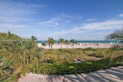 A11710583 — Miami Beach — 26