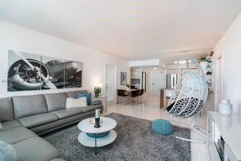 A11710583 — Miami Beach — 3