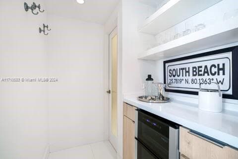 A11710583 — Miami Beach — 9