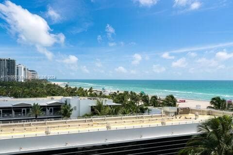 A11710583 — Miami Beach — 25
