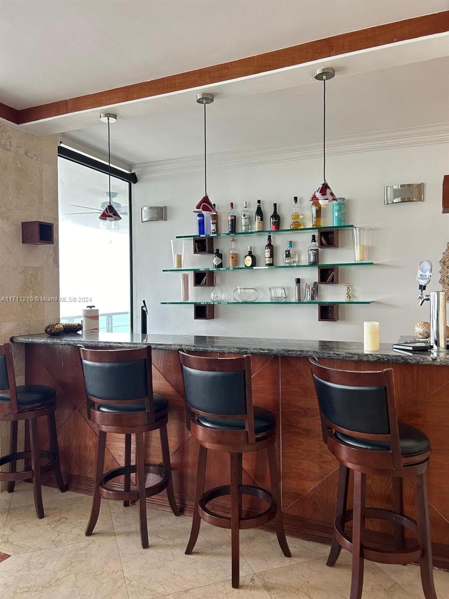 A11711210 — Miami Beach — 6