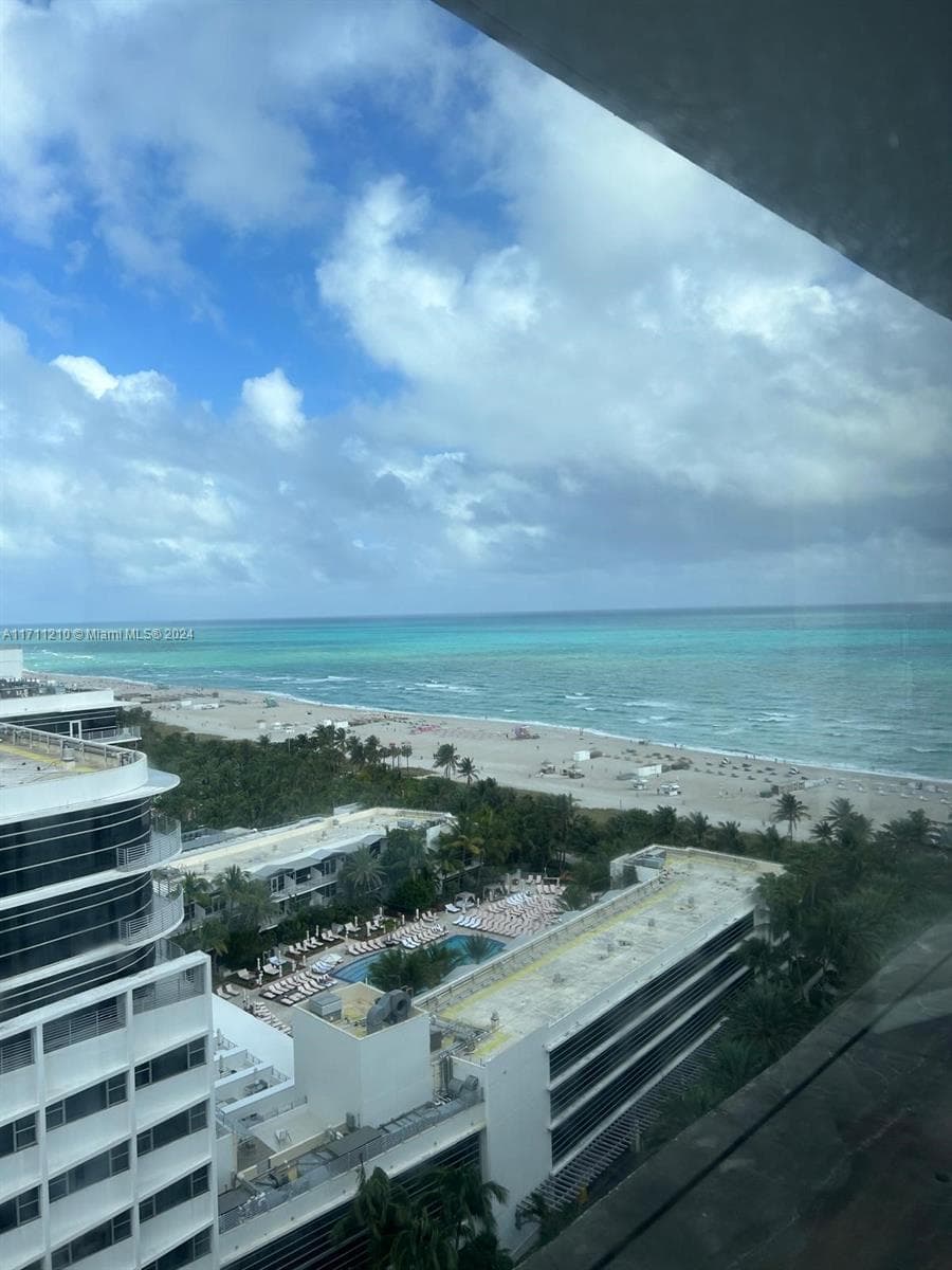 A11711210 — Miami Beach — 37