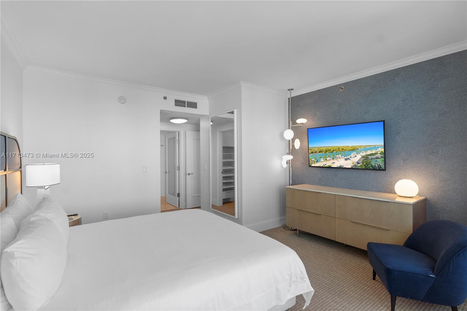 A11713473 — Miami Beach — 23