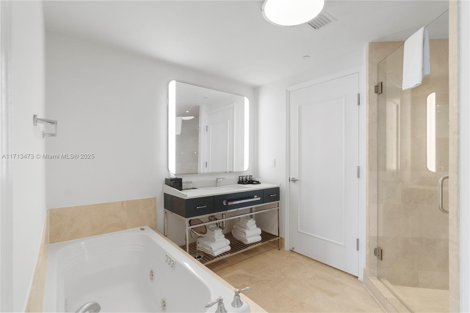 A11713473 — Miami Beach — 26