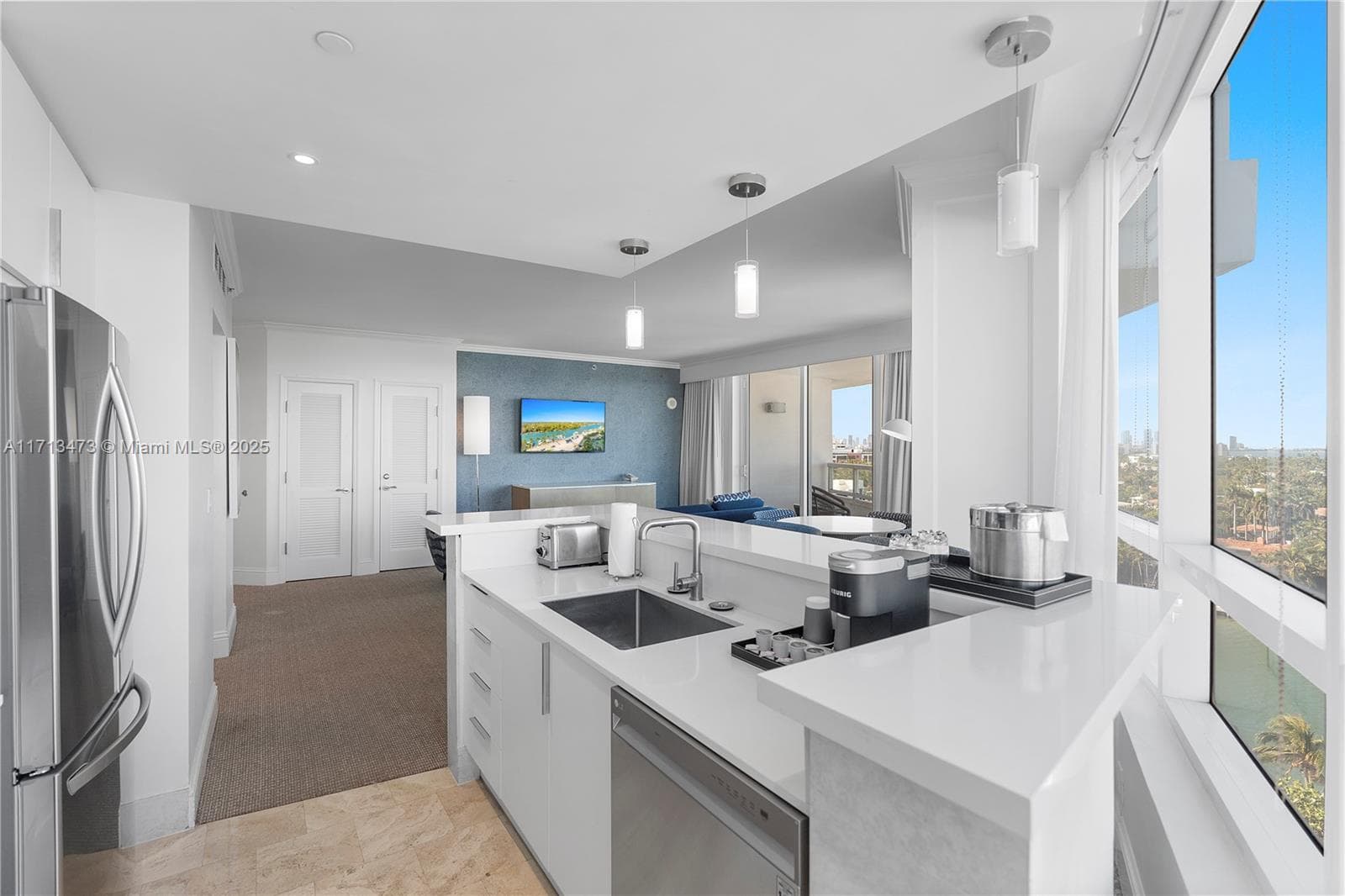 A11713473 — Miami Beach — 19