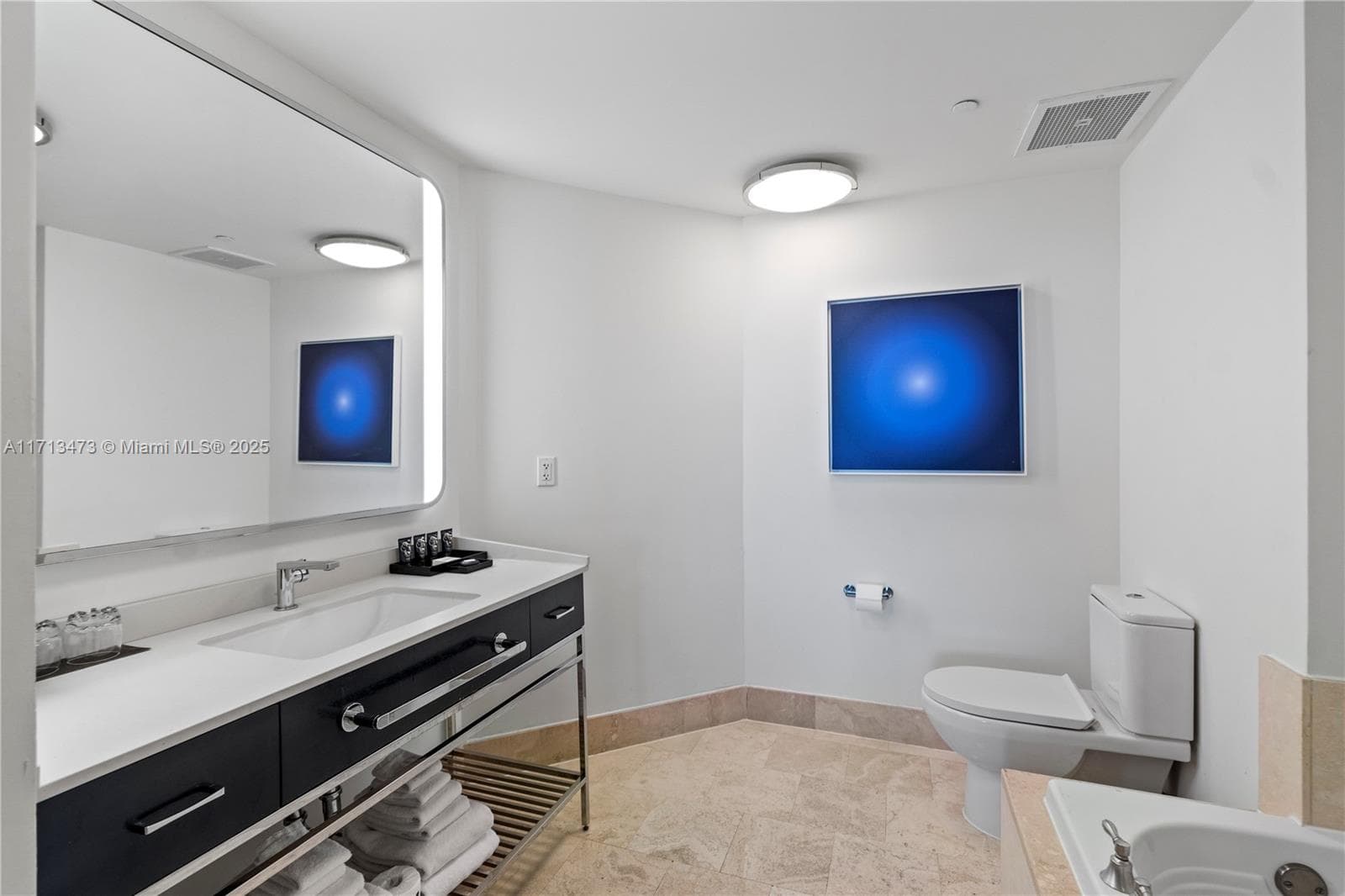 A11713473 — Miami Beach — 40
