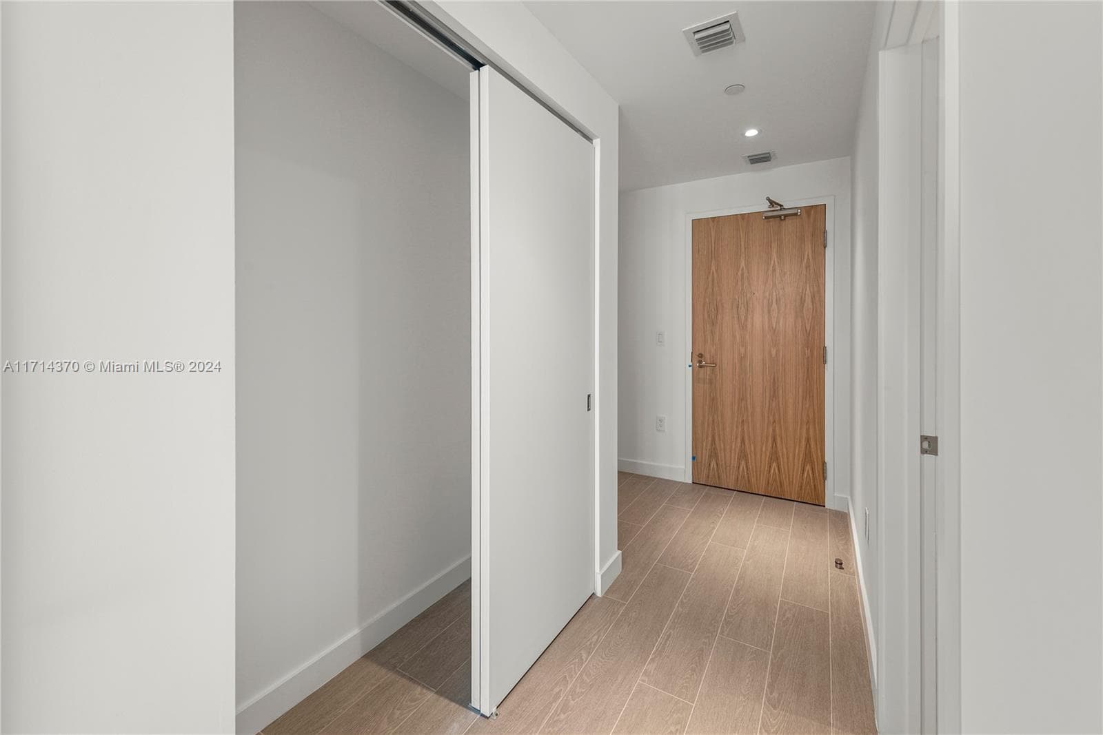 A11714370 — Miami Beach — 22