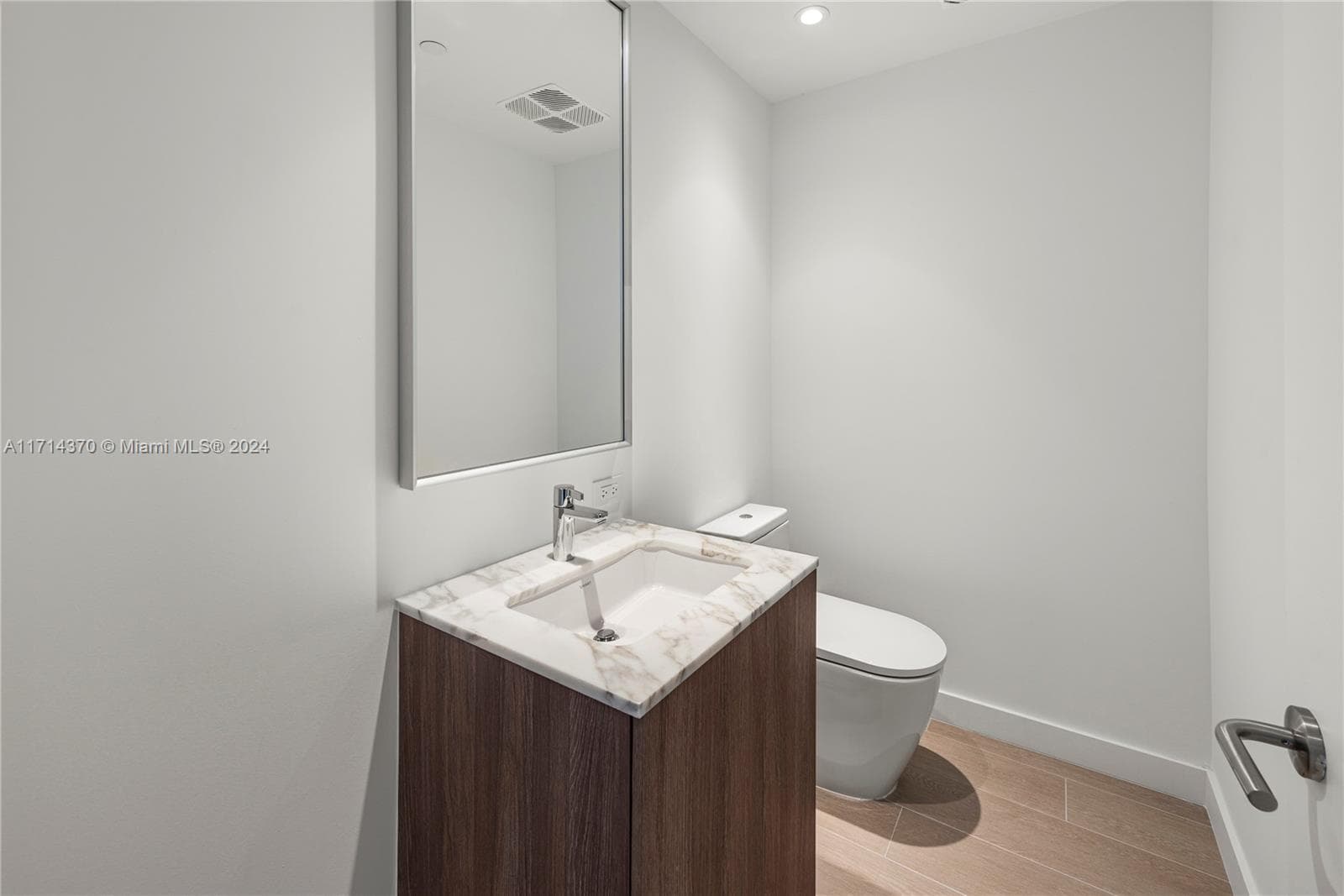 A11714370 — Miami Beach — 24