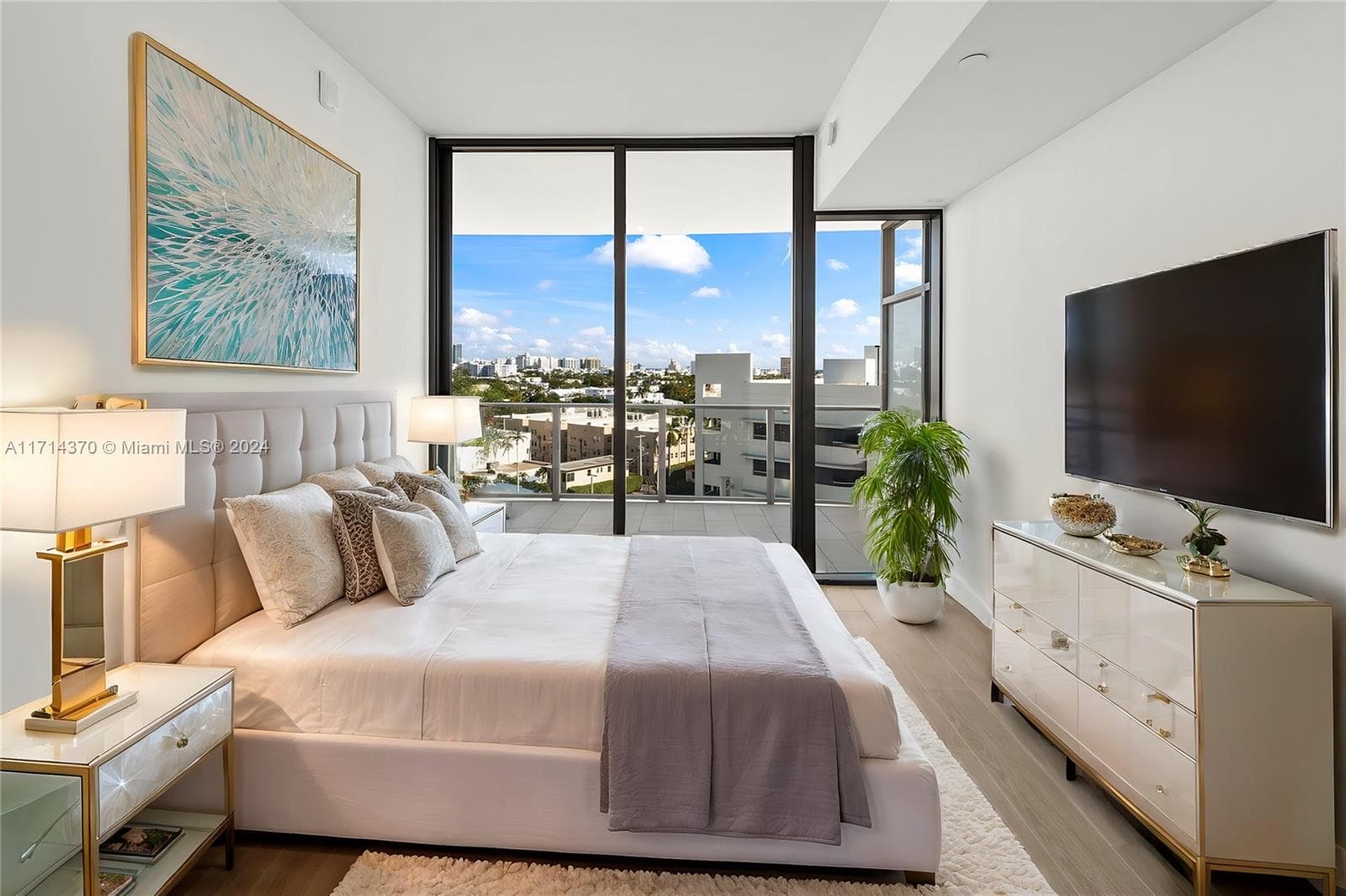 A11714370 — Miami Beach — 4