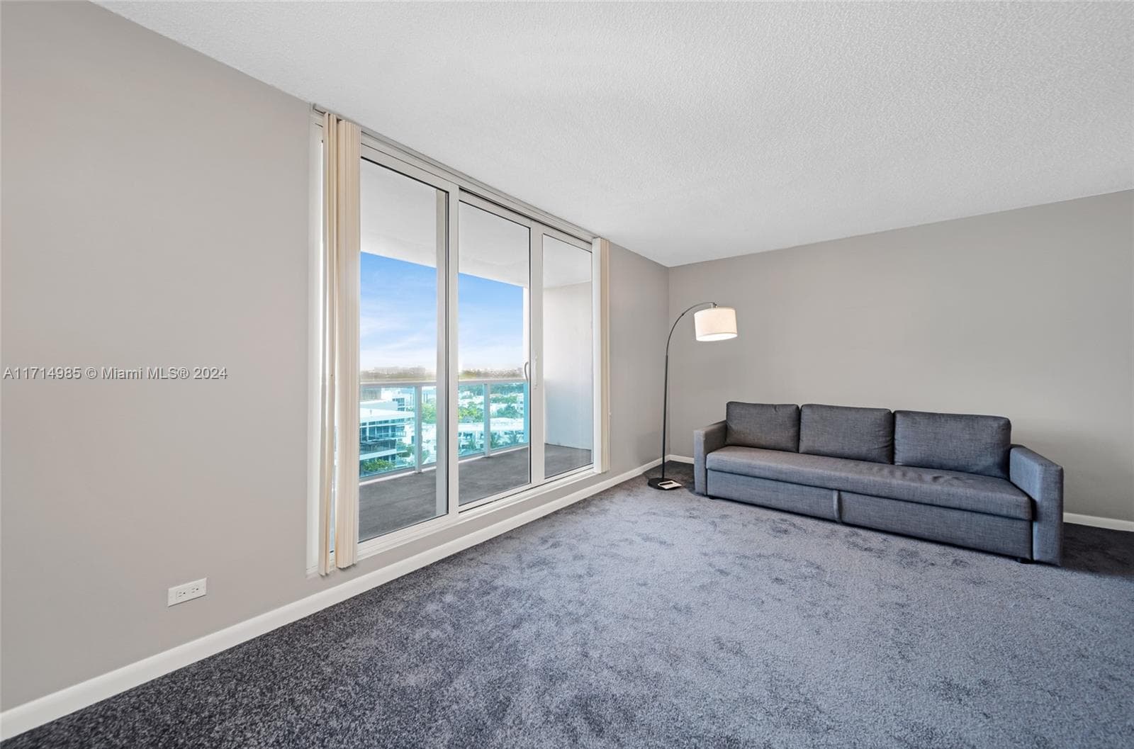 A11714985 — Miami Beach — 10