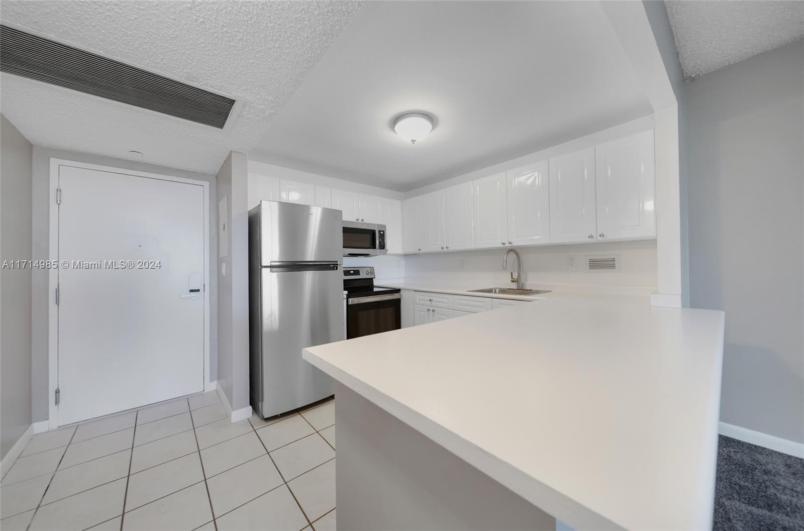 A11714985 — Miami Beach — 14