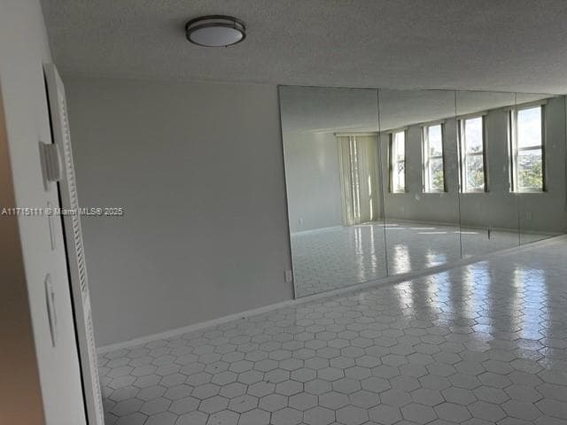 A11715111 — Miami Beach — 26