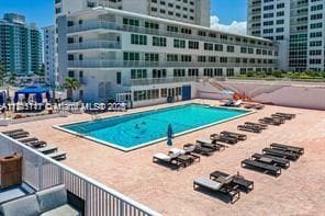A11715111 — Miami Beach — 15