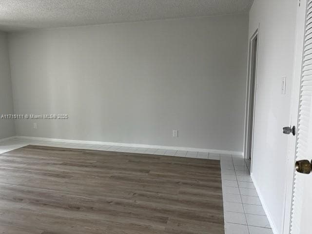 A11715111 — Miami Beach — 25