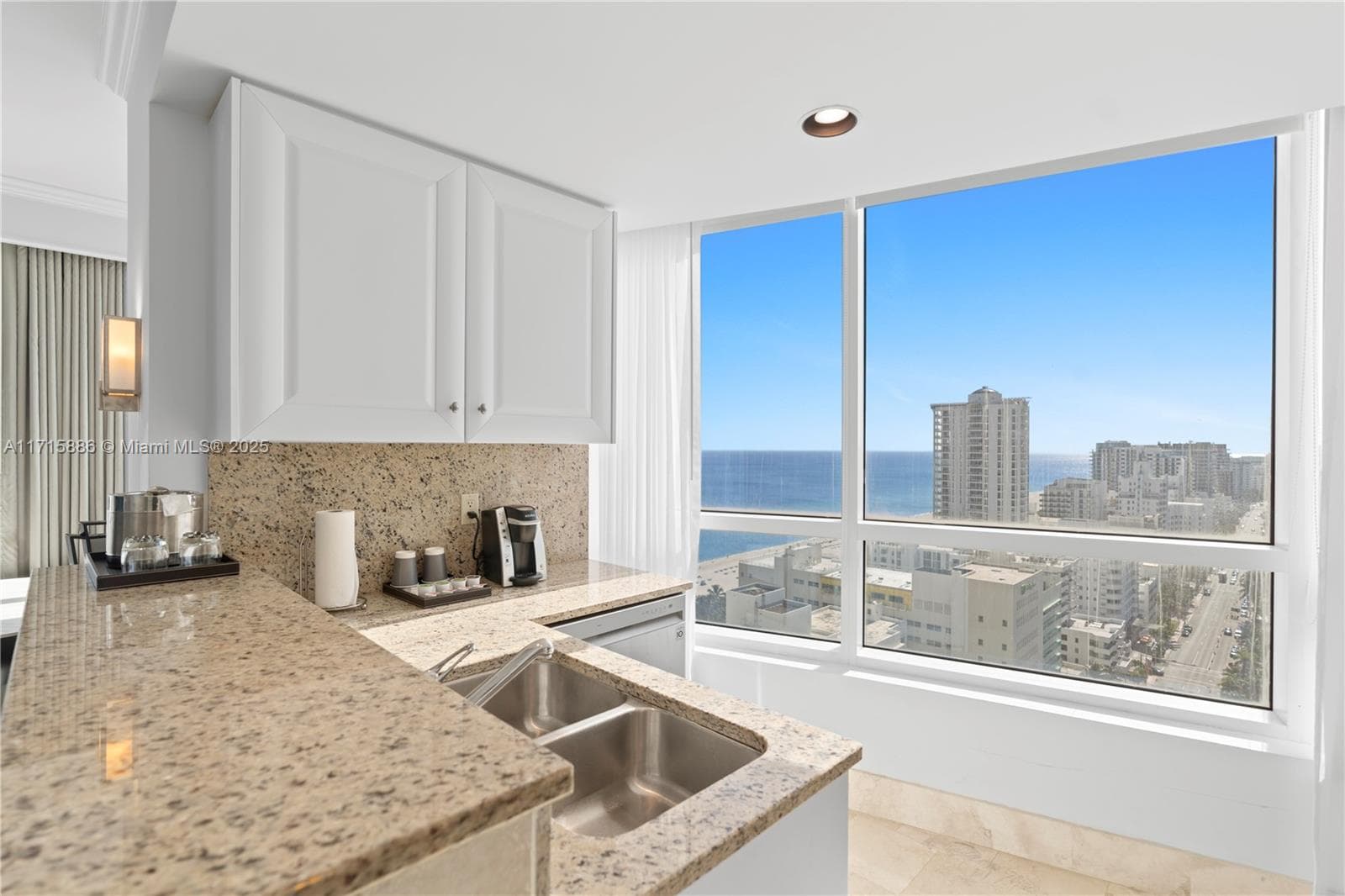 A11715886 — Miami Beach — 16