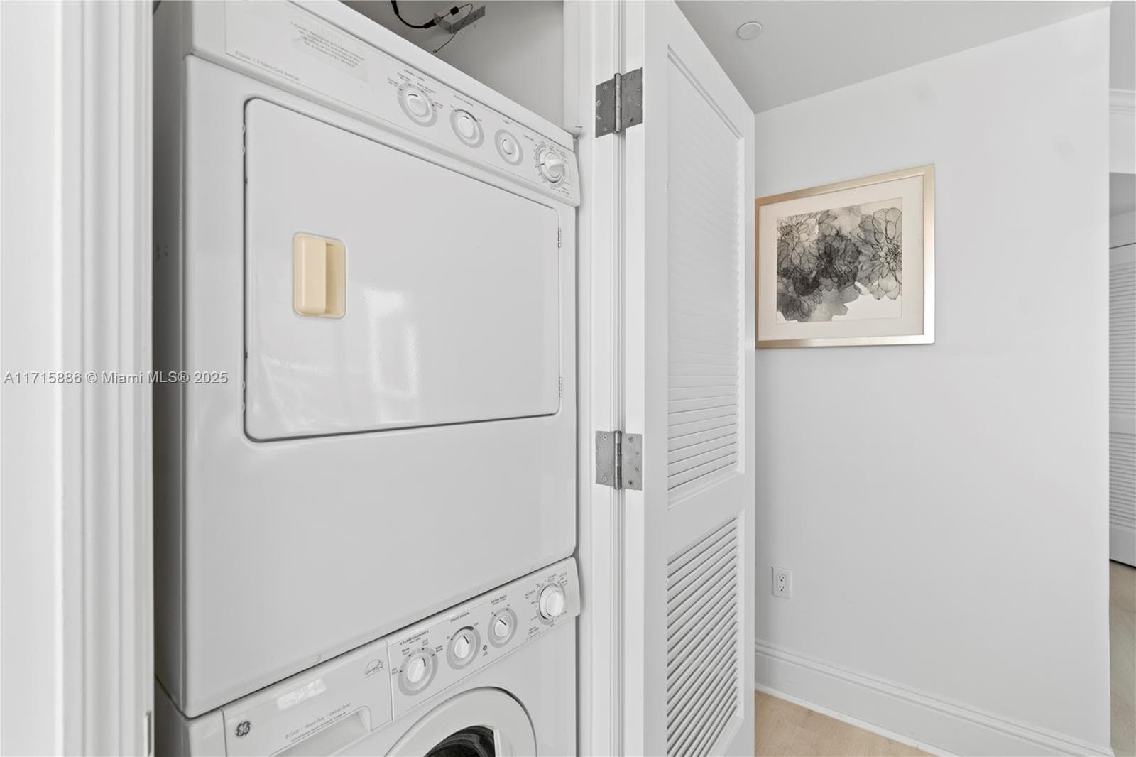 A11715886 — Miami Beach — 32