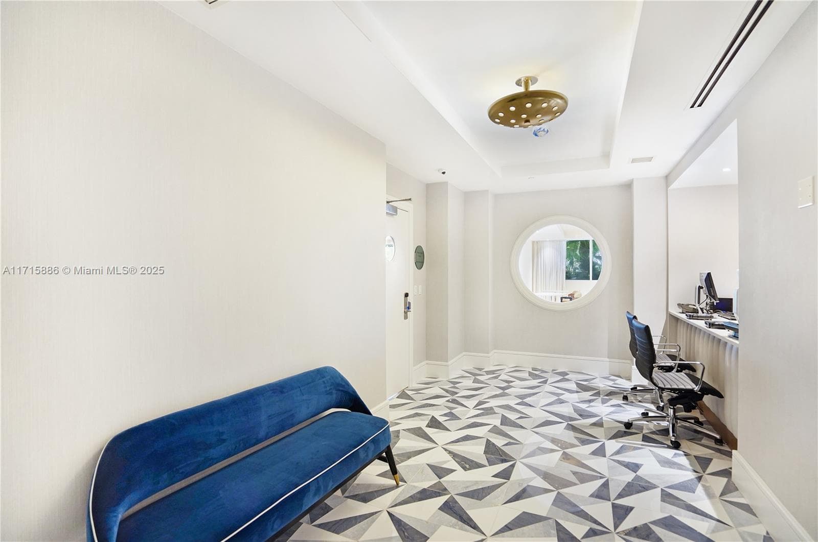 A11715886 — Miami Beach — 71