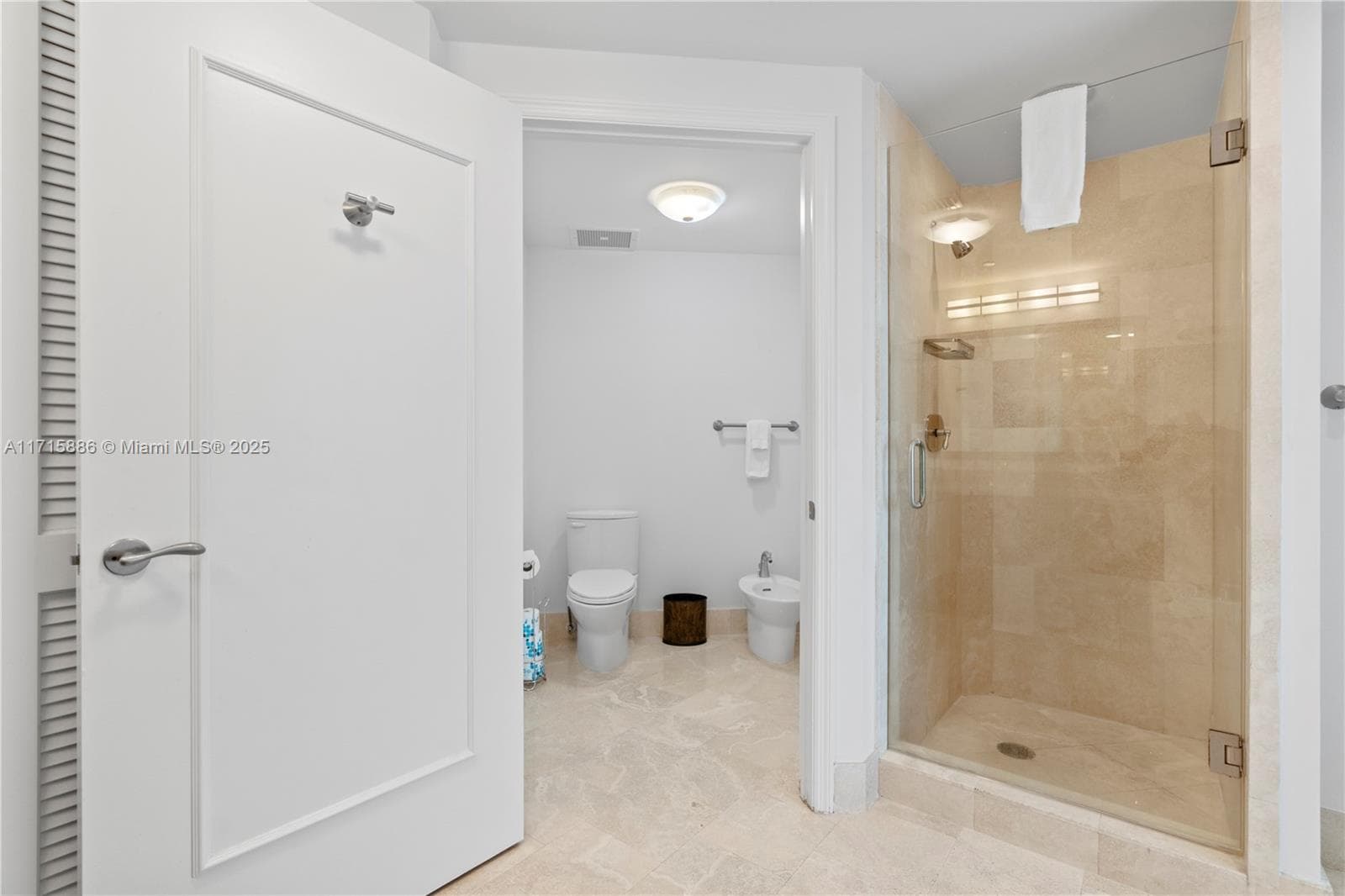 A11715886 — Miami Beach — 28