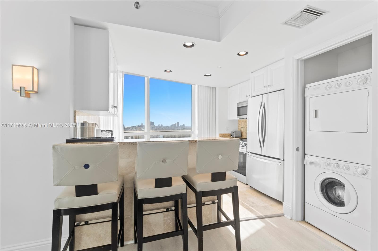 A11715886 — Miami Beach — 15